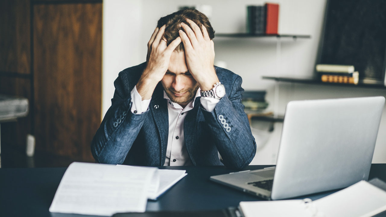 La extinción de contrato de un directivo que era trabajador es un tema complejo