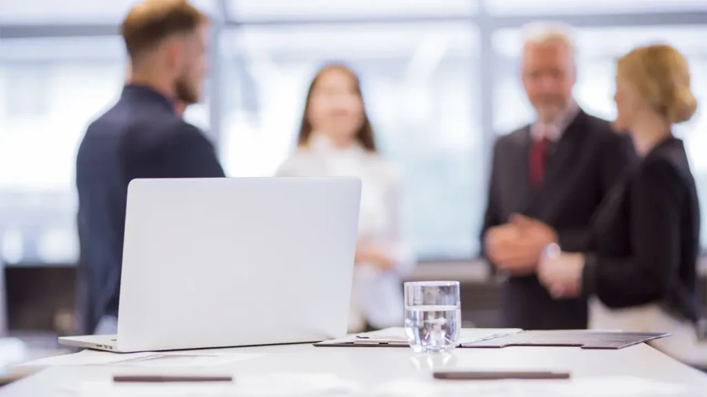 Los socios pueden solicitar la presencia de notario en las juntas generales para que levante acta de las mismas