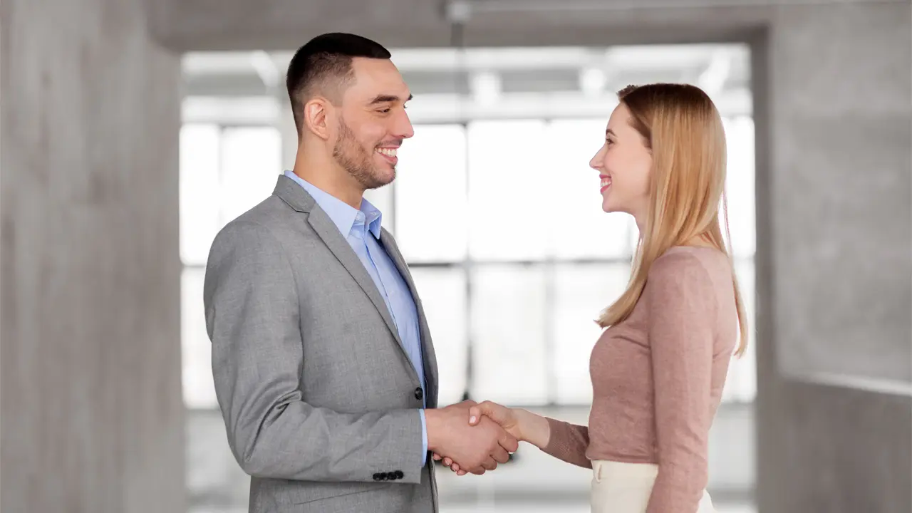 Es posible acordar un pacto de permanencia en la empresa, pero deben cumplirse todos los requisitos legales