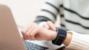 Un protocolo de registro de jornada debe indicar con claridad las obligaciones de los trabajadores y los medios disponibles para fichar