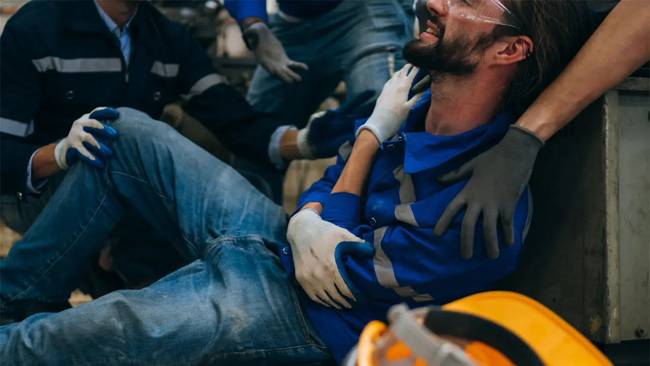 La indemnización de accidente laboral para trabajador de ETT es la fijada en el convenio colectivo de aplicación en la empresa donde realiza su actividad
