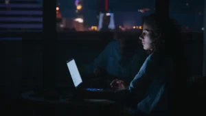 Un despido por acceder a datos sensibles de clientes no siempre puede ser procedente